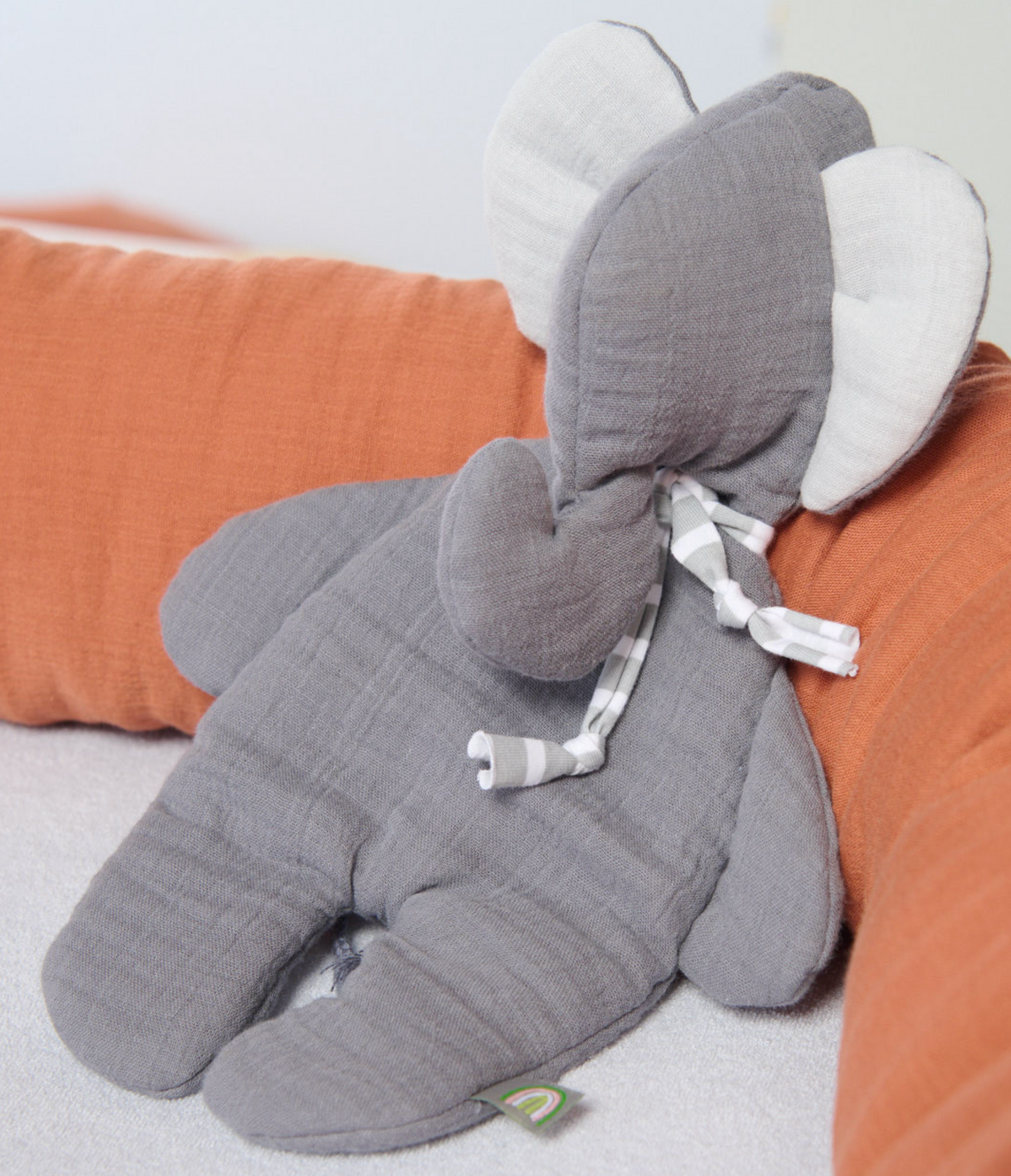Schmusetier Elefant in Farbe grau für Kuschelzeit