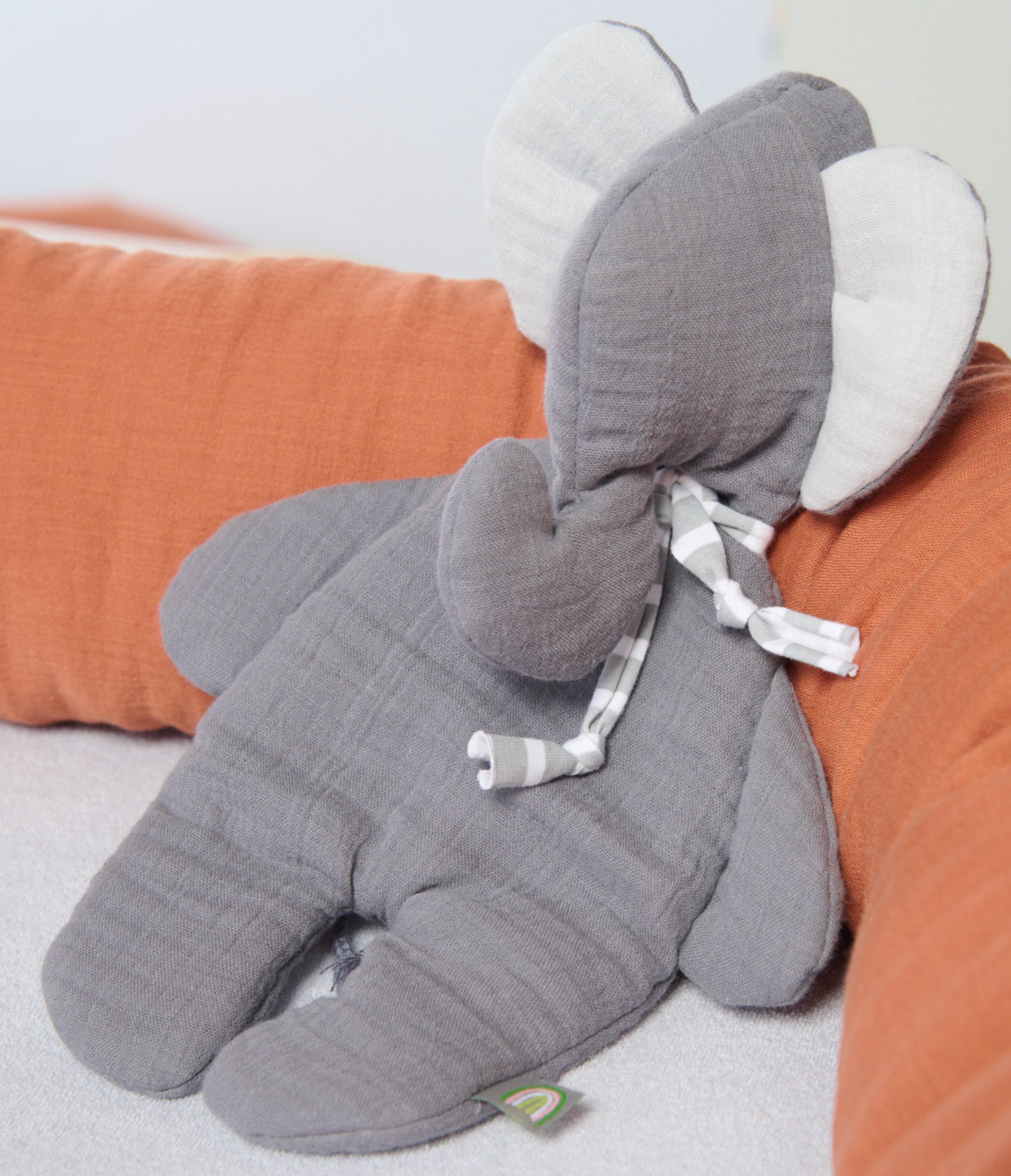 Schmusetier Elefant in Farbe grau für Kuschelzeit 