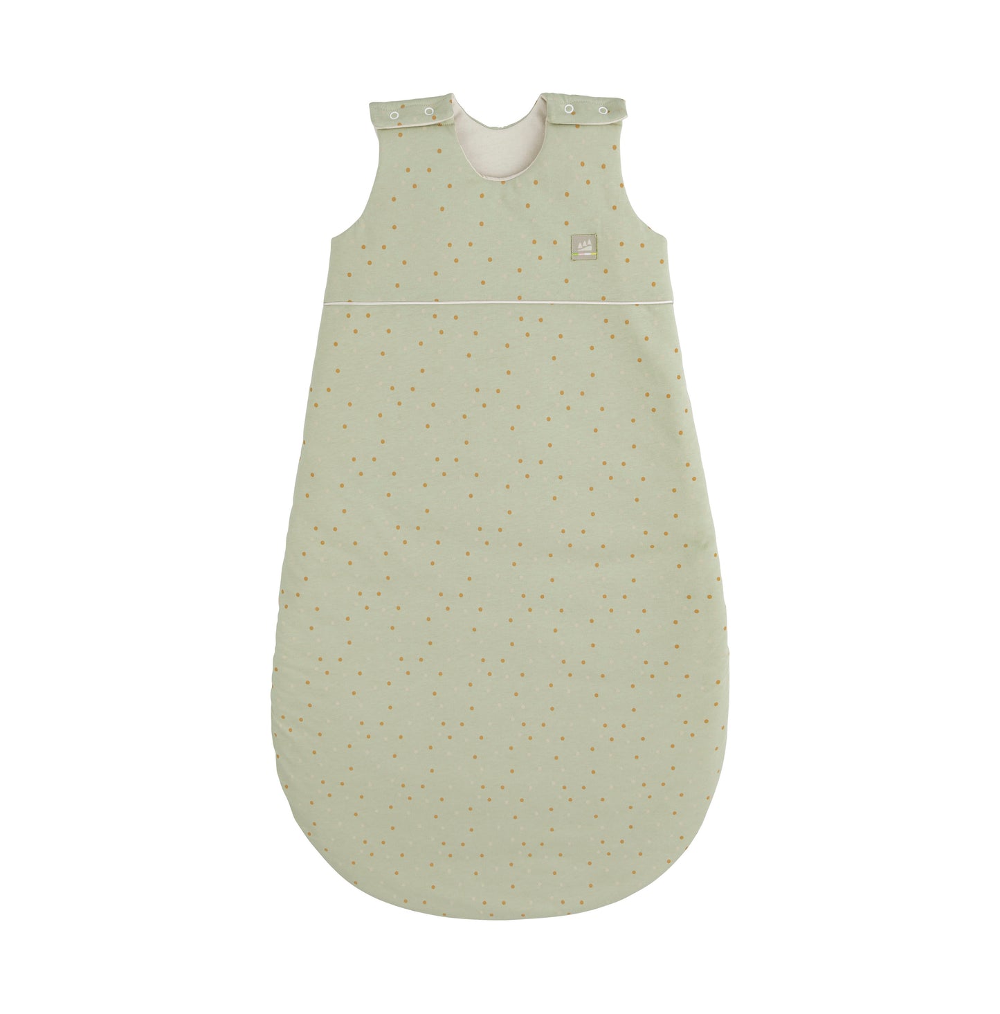 Detailaufnahme des Ganzjahres mitwachsenden Jersey-Schlafsacks für Babys in der Designvariante Dotty mit Punktmuster und sichtbarem Herz-Patch mit der Aufschrift „SLEEP“ in der großen Verstellung.
