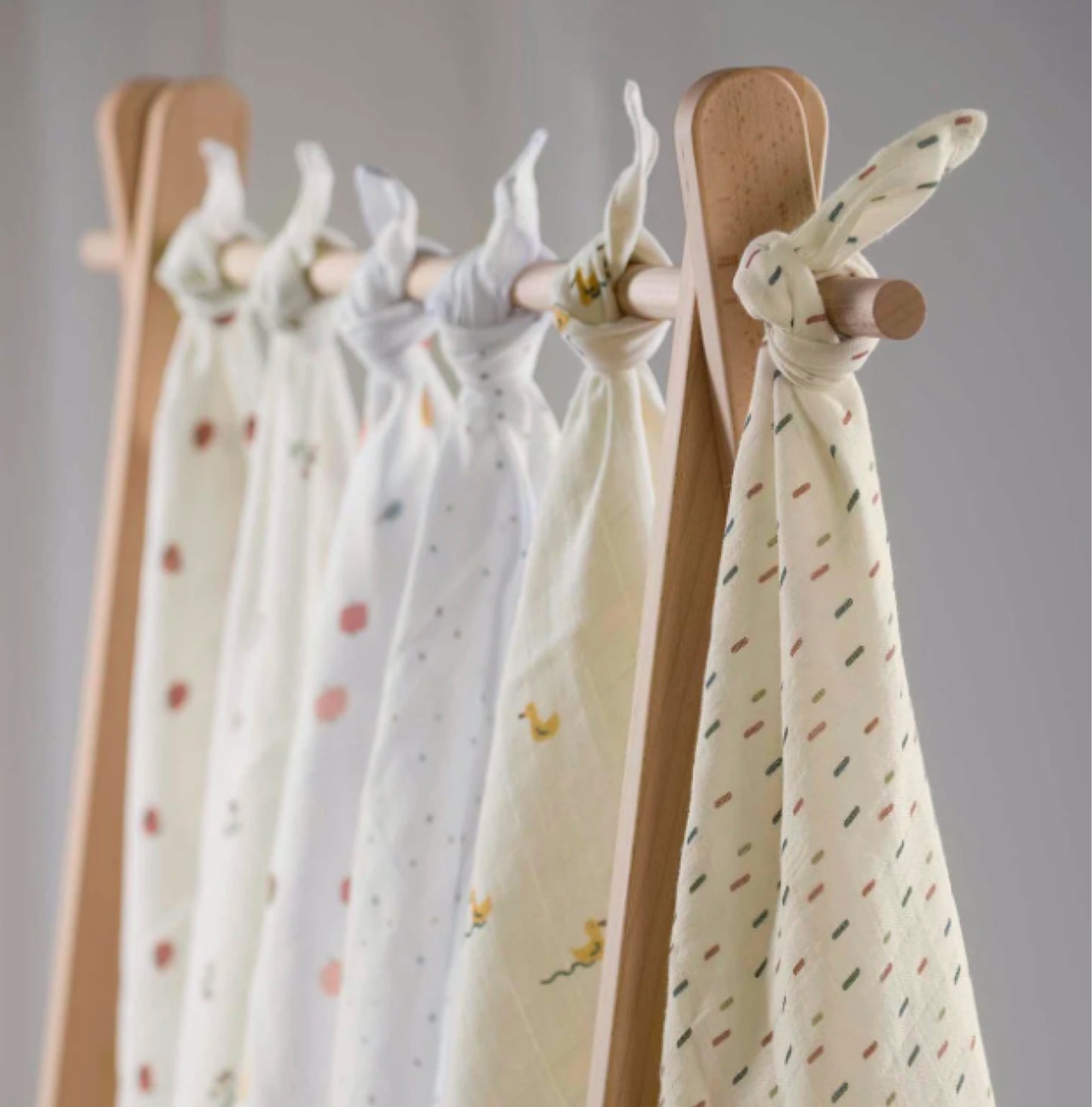 Beetle muslin diapers pack of 2 + fruits muslin diapers pack of 2