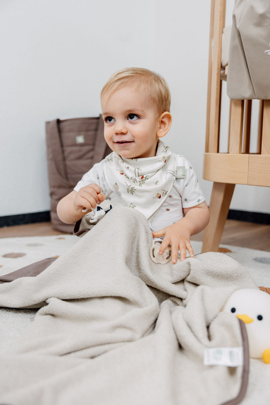 Dreieckstuch mit Schnullerband